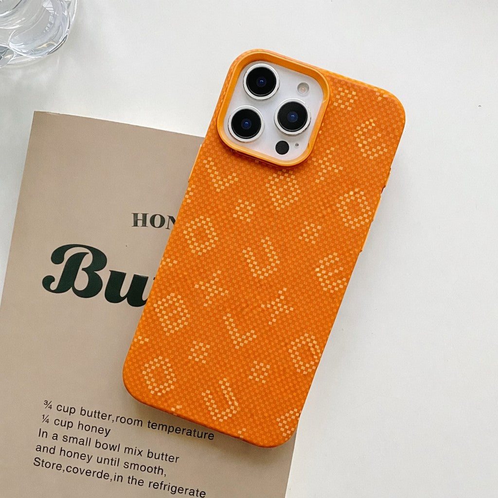 Carcasa Magnetica, Klevo, Compatibila Apple iPhone 15, din Fibra de Carbon, Litere Fosforescente, Portocaliu