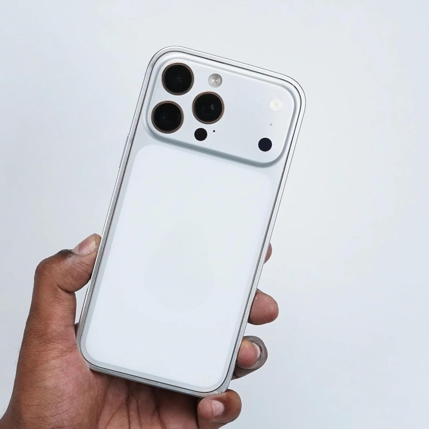 Carcasa Metalica, Klevo, Compatibila Apple iPhone 14 Pro Max, Creeaza Aspect de iPhone 17 Pro, Unibody Mat, Rezistenta la Zgarieturi, Argintiu
