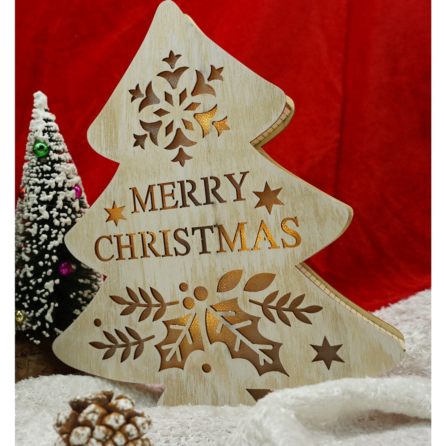 Decoratiune luminoasa, model de Brad cu inscriptie Marry Christmas, alb, lungime: 19 cm, latime: 3 cm, inaltime: 22 cm, lemn, interior/exterior