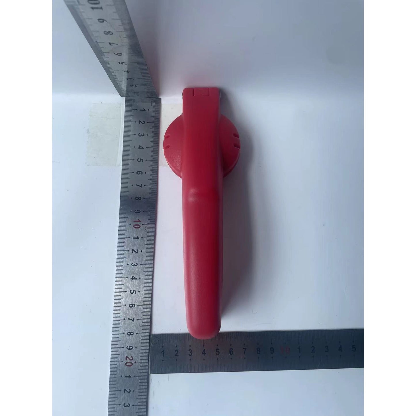 Dispozitiv de spart nuci si castane Klevo, ABS si otel, 17.5 x 5.5 x 5 cm, usor de utilizat, rosu