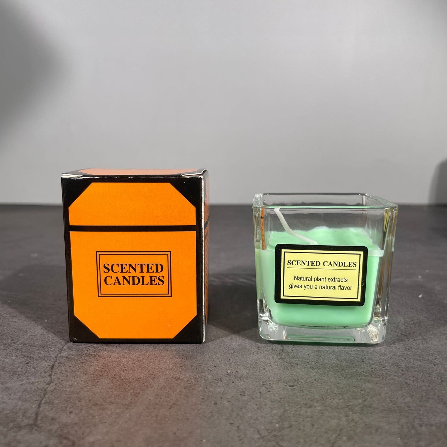 Lumanare Parfumata, Klevo, Model Pahar Transparent, cu Ulei Esential, 4.8 x 5.4 x 5.5 cm, Aroma de Ceai Alb, Verde