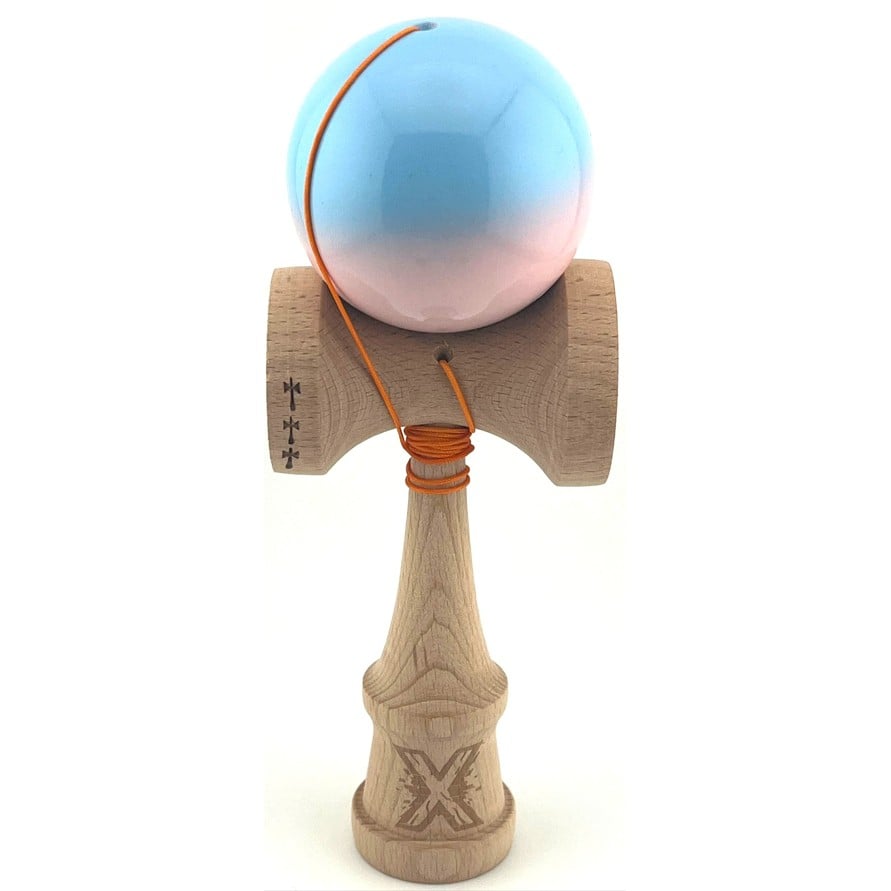 Kendama X Originala, Profesionala, Klevo, Big Cups V2, Super Sticky cu Cupe Mari, din lemn 18 cm, Rulment Metalic cu Ata 55 cm, Albastru deschis/Roz