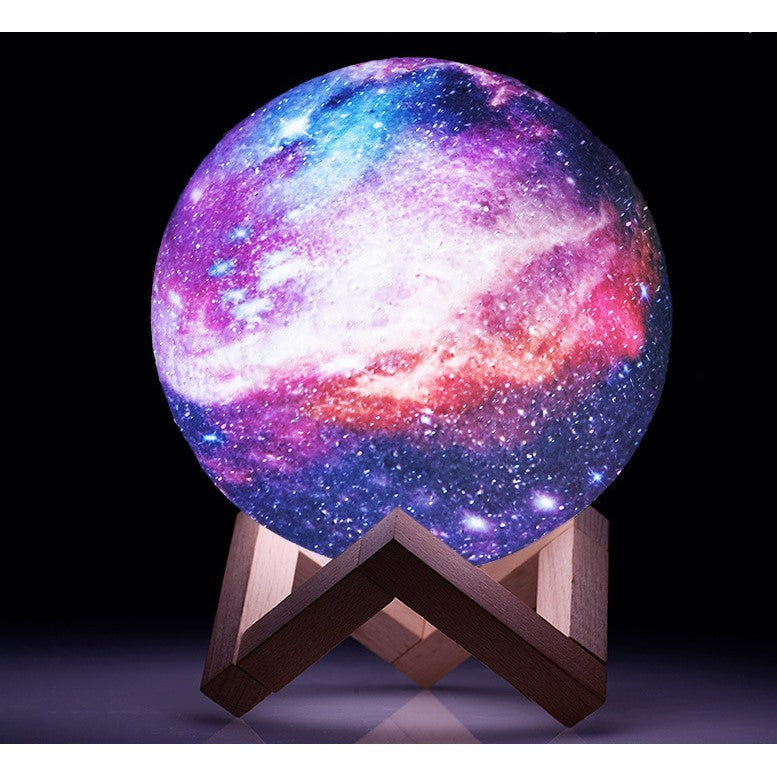 Lampa de veghe in forma de luna cu stele 3D Moon Light, alimentare baterii, stand din lemn inclus, 14 cm, Klevo