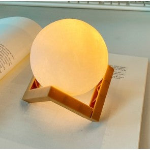 Lampa de veghe in forma de luna 3D Moon Light Multicolor, alimentare baterii, stand plastic inclus, 8 cm, Klevo