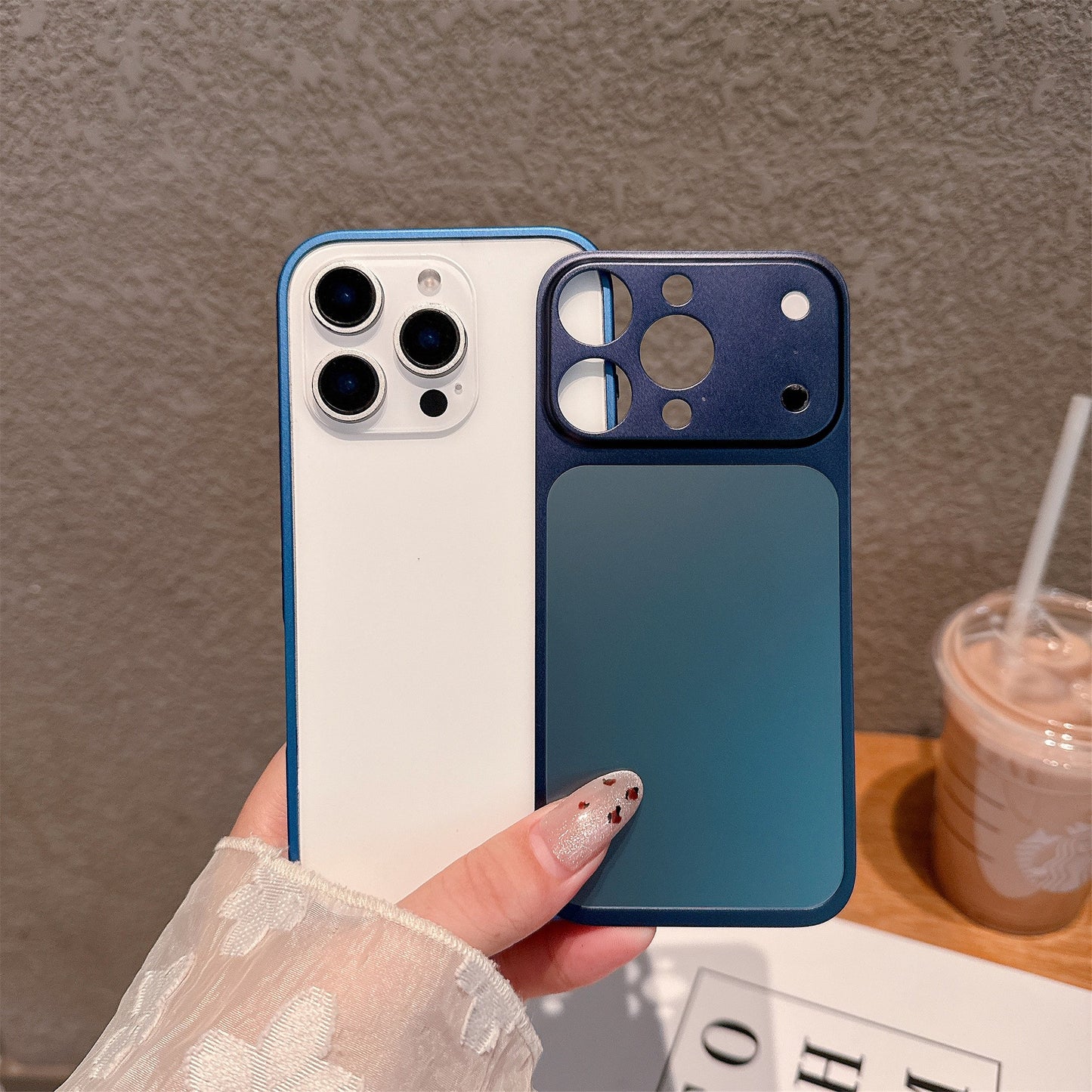 Carcasa Metalica, Klevo, Compatibila Apple iPhone 16 Pro, Creeaza Aspect de iPhone 17 Pro, Unibody Mat, Rezistenta la Zgarieturi, Albastru