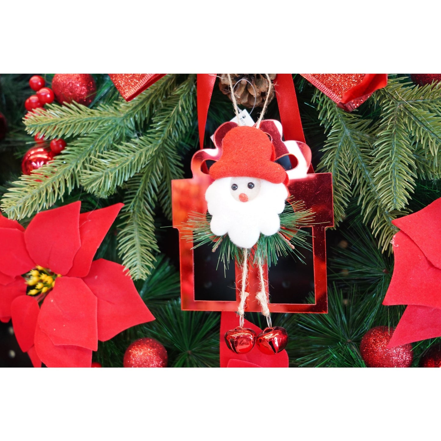 Ornament brad, Klevo, Cadou cu clopotei, Rosu, Lucios, 15*20CM, Acril, Interior/ Exterior