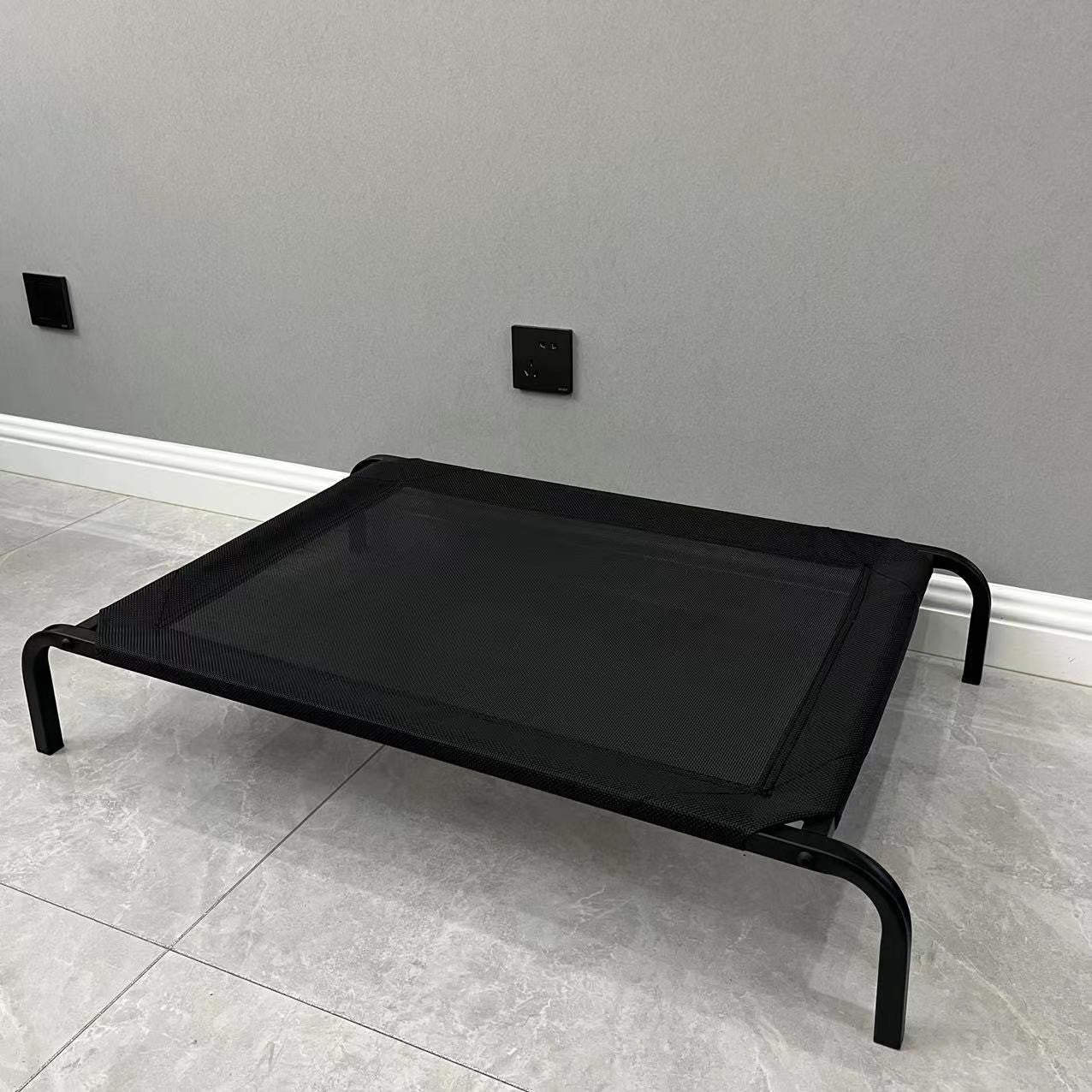Pat pentru Animalele de Companie, Klevo, din Plasa este Rezistent la Umiditate, Picioare de Otel, Respirabil, Marimea M 90 x 60 x 16 cm, Negru