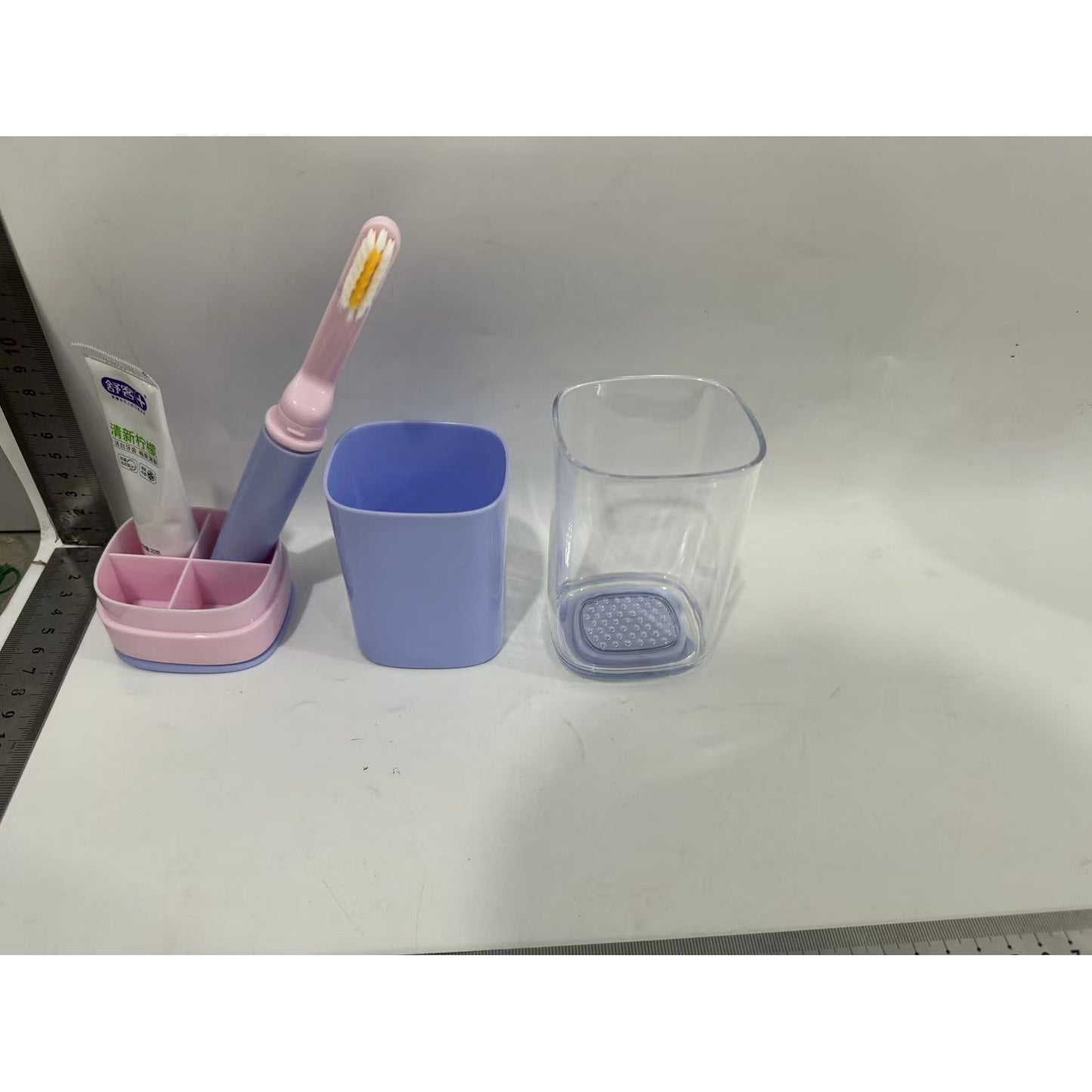 Cana Multifunctionala pentru Voiaj, Klevo, cu Functii de Depozitare si Suport Articole Igiena Dentara, 13 x 6.8 x 6 cm, Roz Mov