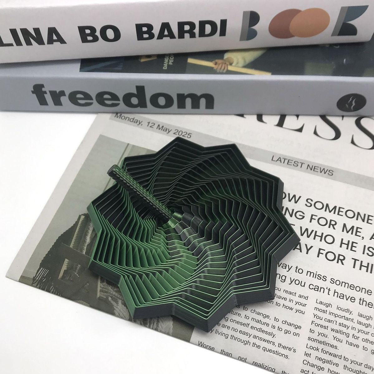 Jucarie Decompresie, Klevo, Model Stea 3D, DuoChrome, Maner Spirala, Turn Magic Geometric, Multiple Forme, Anti-stress, 17 cm, Negru/Verde