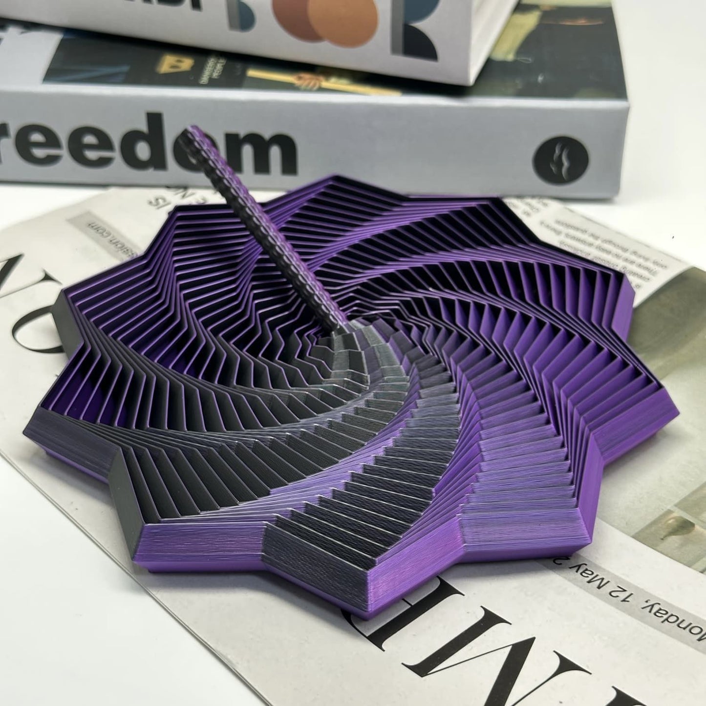 Jucarie Decompresie, Klevo, Model Stea 3D, DuoChrome, Maner Spirala, Turn Magic Geometric, Multiple Forme, Anti-stress, 11 cm, Negru/Mov