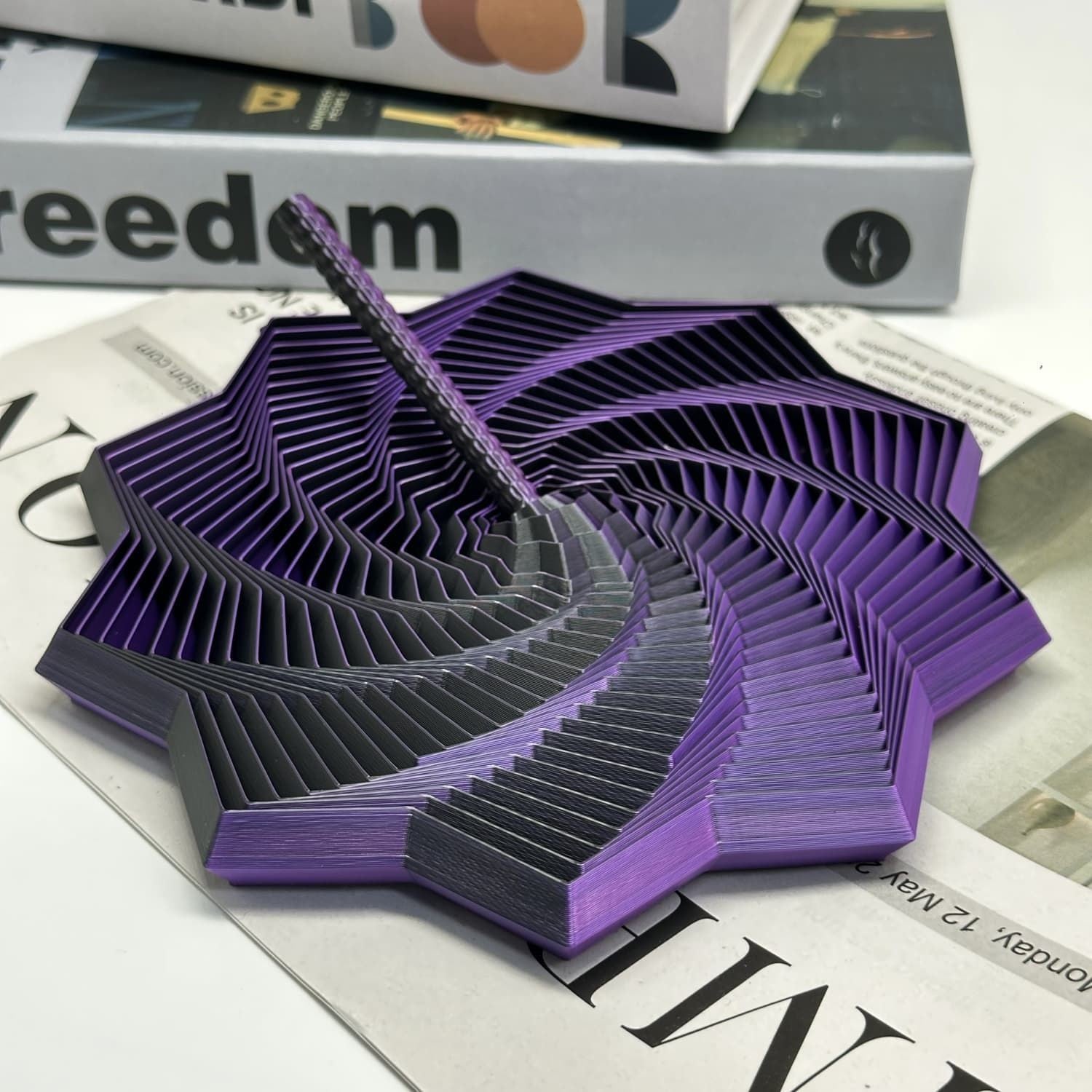 Jucarie Decompresie, Klevo, Model Stea 3D, DuoChrome, Maner Spirala, Turn Magic Geometric, Multiple Forme, Anti-stress, 11 cm, Negru/Mov