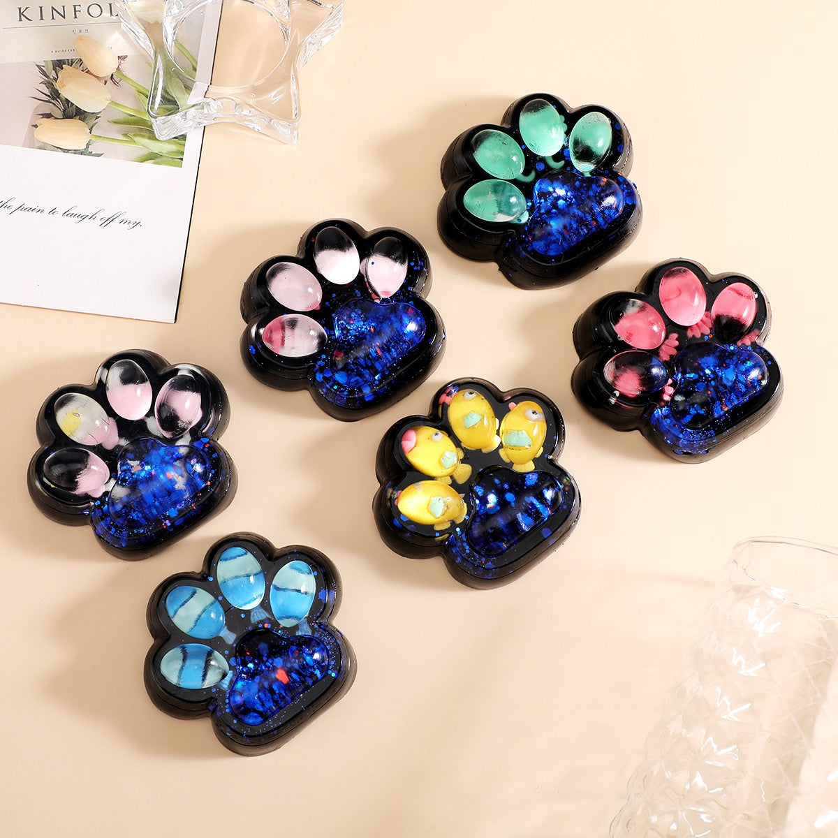 Jucarie Antistres Squishy, Klevo, cu Revenire Lenta, Squeeze Pinch Family, Model Cat Paw, 6.5 x 6 cm, din Tpr, 4-6 Ani, Model 1 Pestisori, Negru cu Insertii