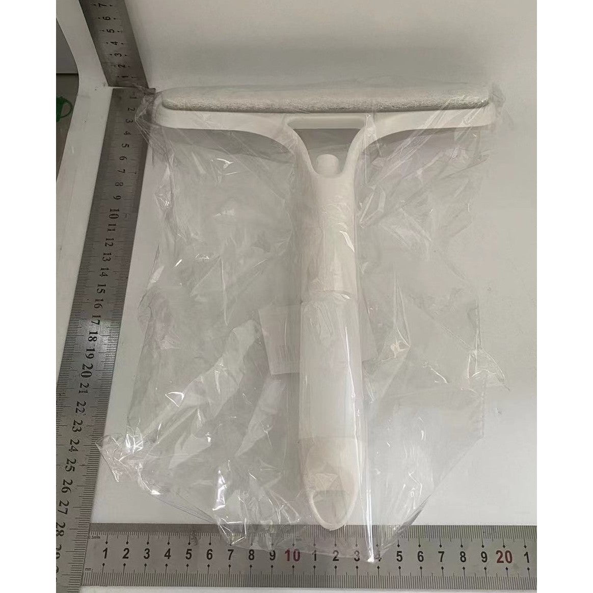 Racleta de Curatare 3 in 1, Klevo, Multifunctional, Pentru Casa si Masina, Pulverizator de Spray, Racleta din Silicon si Burete, 21.5 x 25.7 cm, Alb