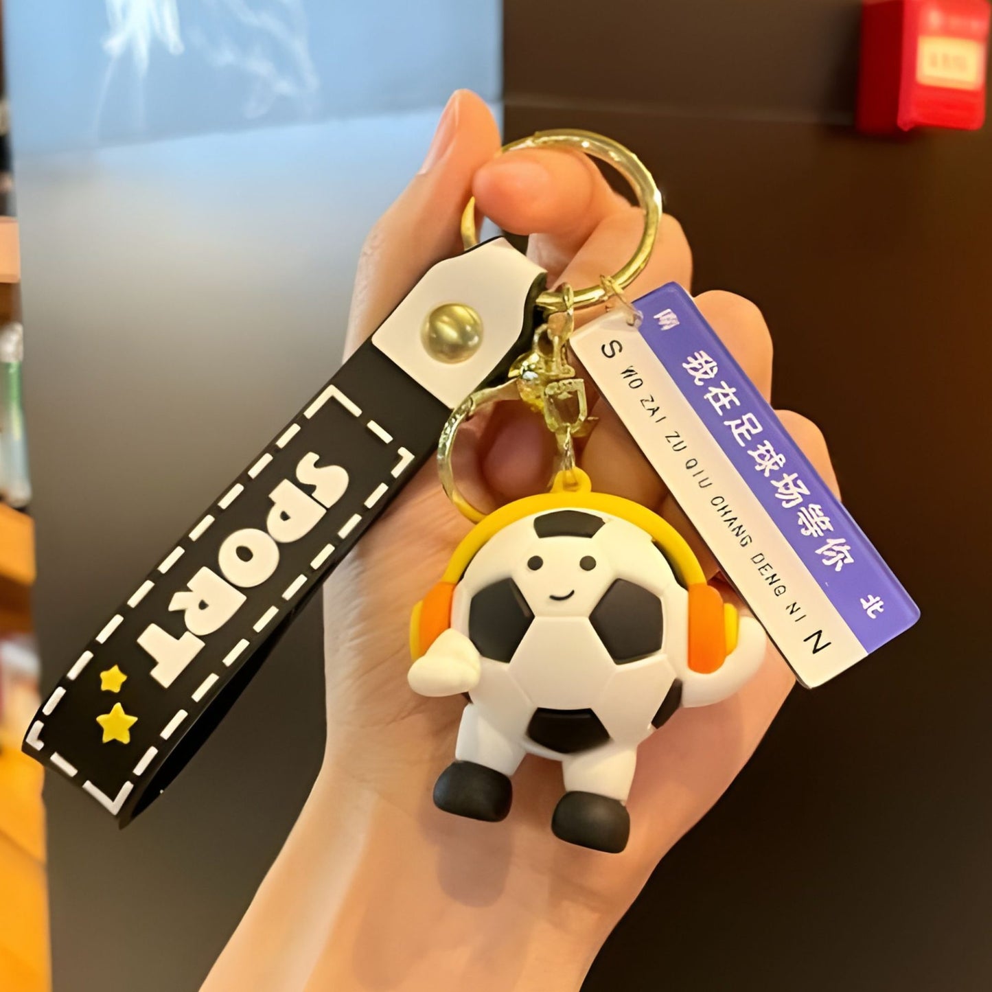 Breloc Chei, Klevo, Model Minge de Fotbal cu Casti, Mesaj Te aștept pe terenul de fotbal, Cupa Mondiala, Accesoriu Pentru Chei si Rucsac, Material Acril, 50 g, Negru