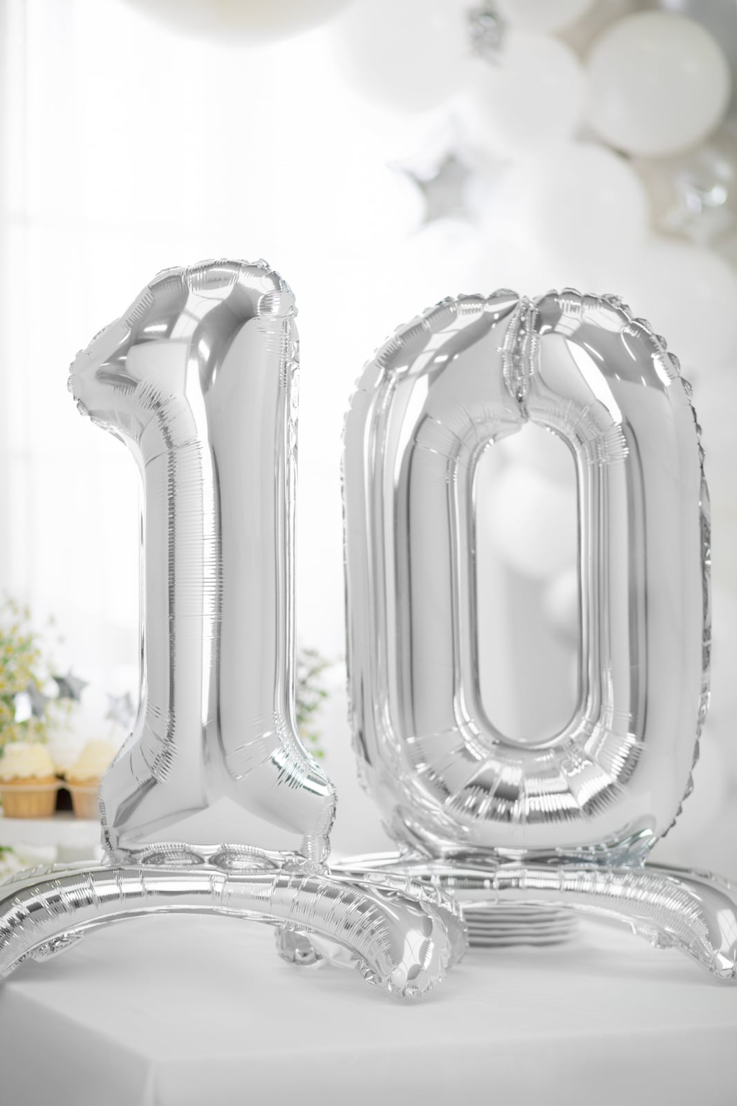 Balon folie cu suport Numărul "0", 70 cm, argintiu (1 pachet / 1 buc.)