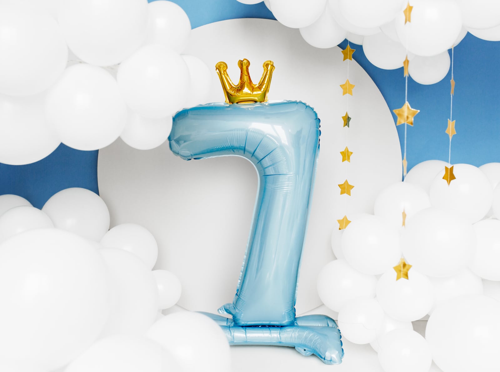 Balon folie cu suport Numărul "7", 84 cm, albastru cer (1 pachet / 1 buc.)