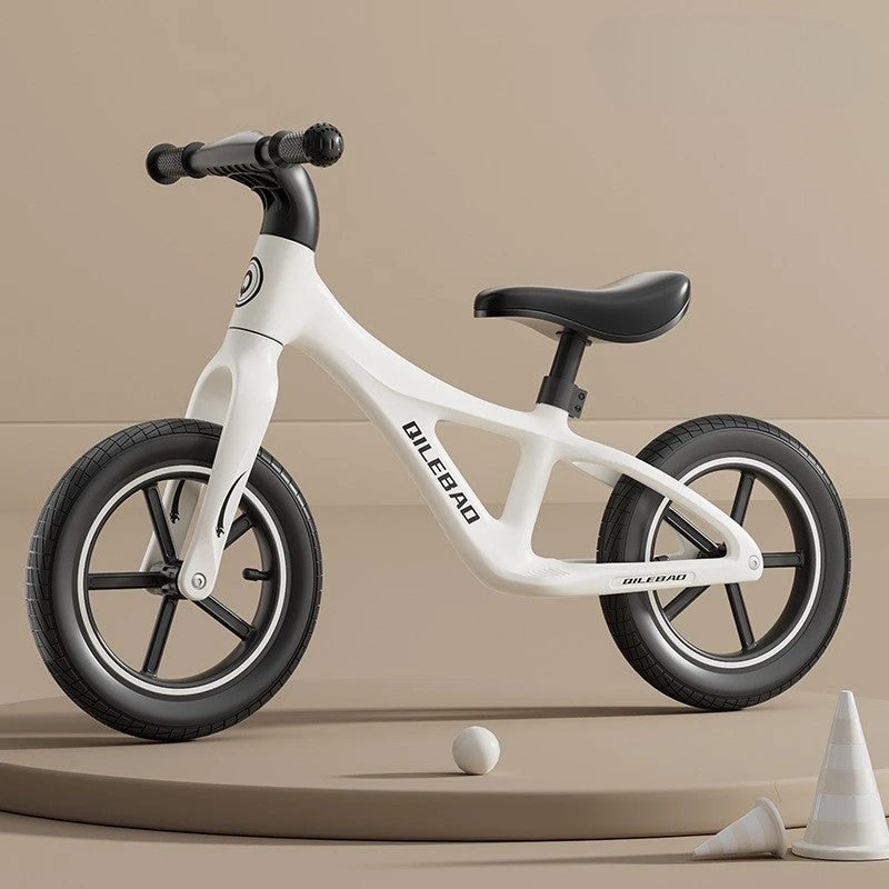 Bicicleta pentru Copii, Klevo, Fara Pedale, Pentru 2-6 Ani, 2 Roti Silentioase, Sa Reglabila 43 - 58 cm, din Plastic si Fibra de Sticla, 88 x 56 x 43 cm, Alb