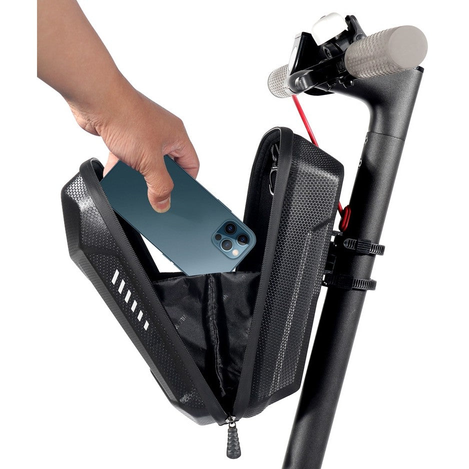 Borseta pentru bicicleta/trotineta Klevo, spatiu de depozitare, antisoc, waterproof, cu fermoar, 3L, material carbon si plastic dur,  pentru trotineta electrica scuter, bicicleta, negru