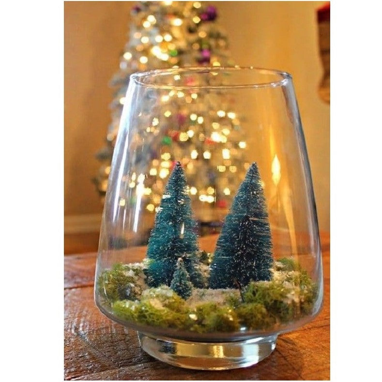 Brad artificial de craciun, tip pin inzapezit, ornament pentru masa, pe suport lemn, 30 cm inaltime