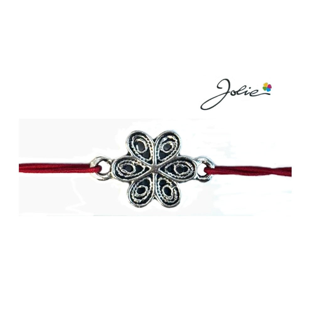 Martisor tip Bratara cu Pandantiv Metalic, Jolie, Snur Textil Rosu, Model Floare, Dimensiune Reglabila, Nod Dublu, Ambalata Individual