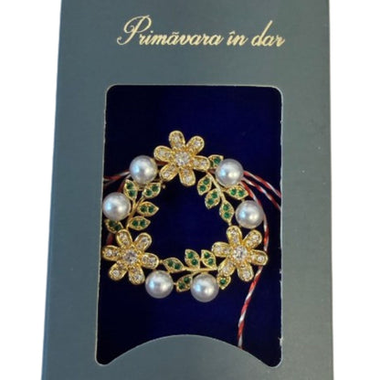 Martisor cu Brosa Placata cu Aur 24K, Jolie, Ambalaj Carton cu Design, Material Metal, Dimensiune Brosa 2.5-3cm, Auriu/Verde