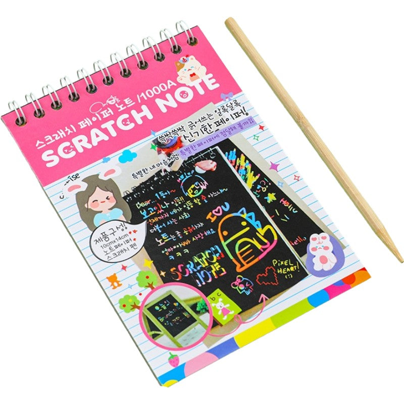 Caiet cu fise razuibile Klevo, DIY Magic Scratch, 12 File, Curcubeu, Creion din Lemn, Cartonase negre, 14.2 x 9.8 cm, Roz deschis