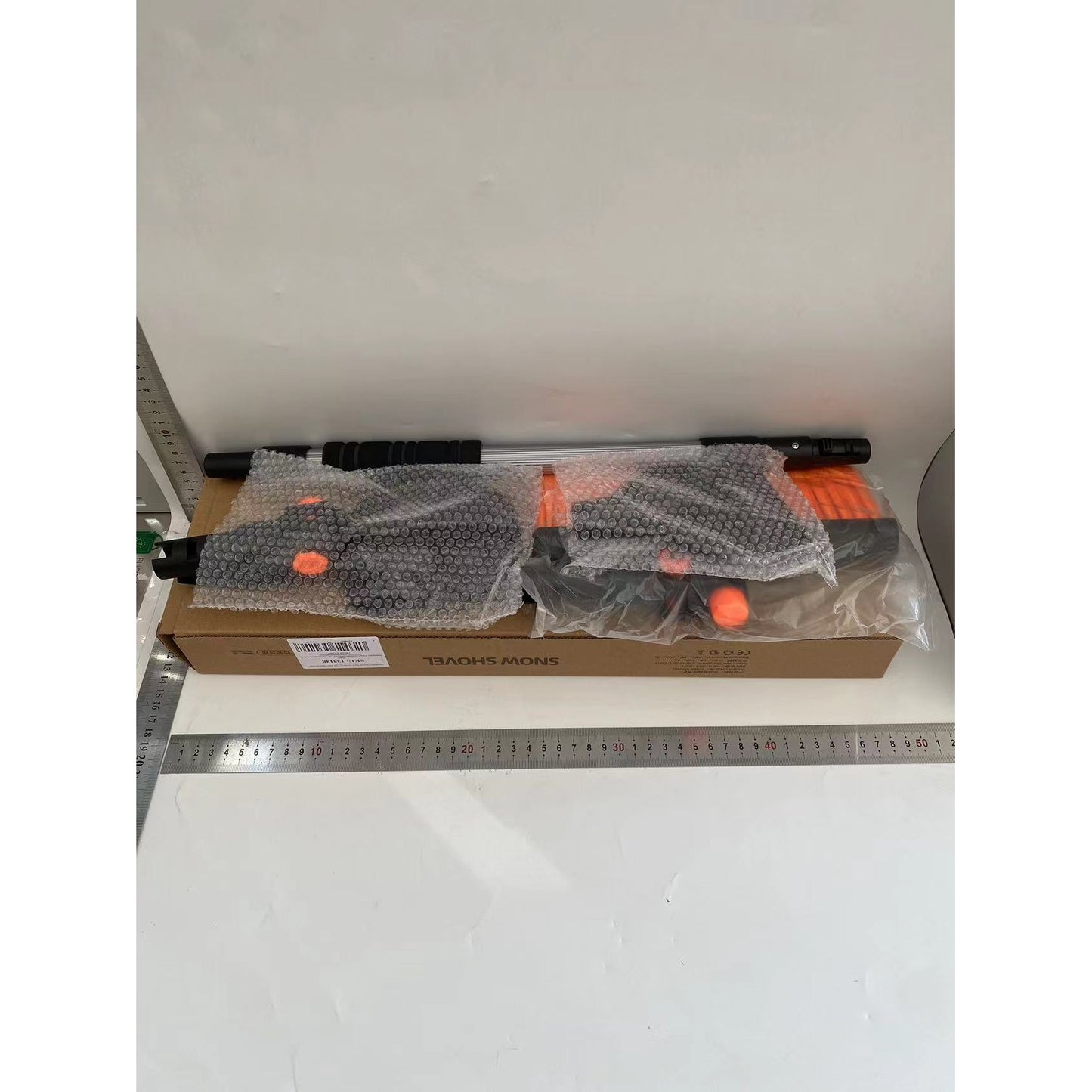 Racleta Auto pentru Zapada cu Doua Capete, Klevo, Dezapezire Masina, cu Maner Lung, Ergonomica, Detasabila, pentru Geamuri si Caroserie, Usor de Utilizat, 48 cm- 78 cm, Gri inchis