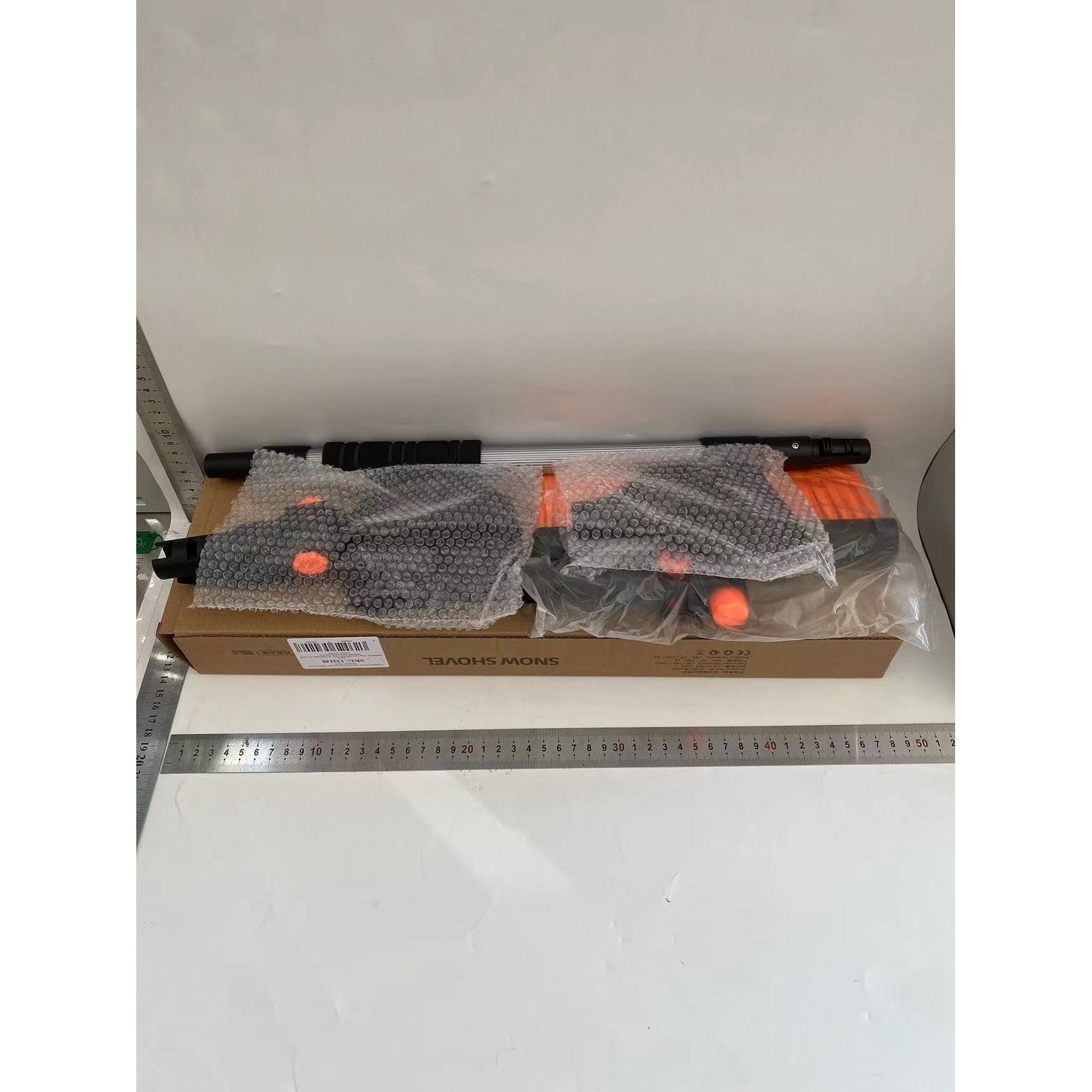 Racleta Auto pentru Zapada cu Doua Capete, Klevo, Dezapezire Masina, cu Maner Lung, Ergonomica, Detasabila, pentru Geamuri si Caroserie, Usor de Utilizat, 48 cm- 78 cm, Gri inchis