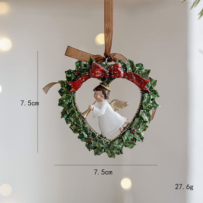 Decoratiune de Craciun, Klevo, pentru Brad, Model Ghirlanda cu Inger, 7.5 x 7.5 cm, din Rasina, Multicolor