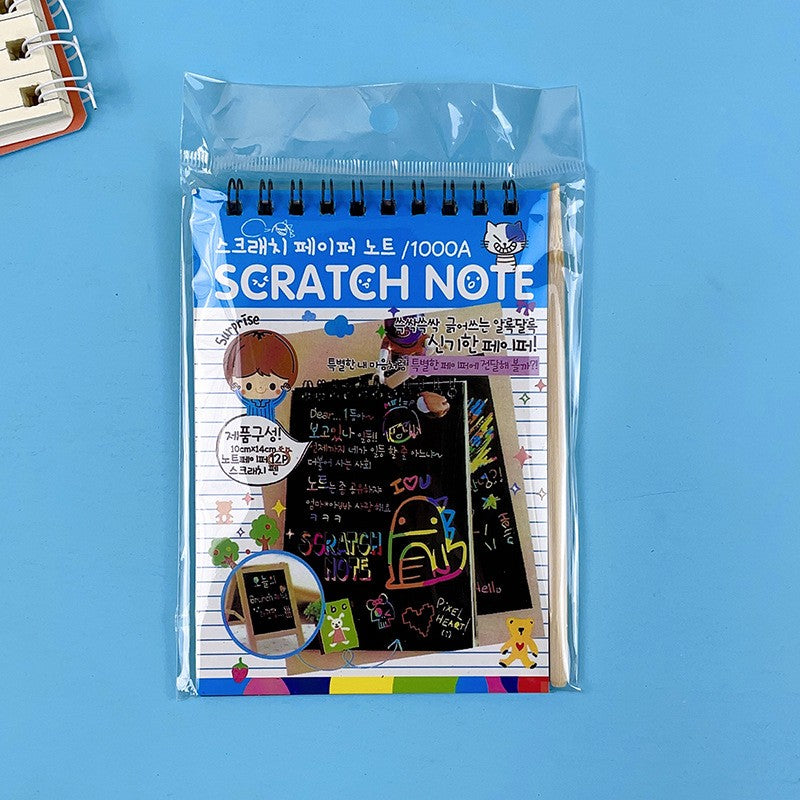 Caiet cu fise razuibile Klevo, DIY Magic Scratch, 12 File, Curcubeu, Creion din Lemn, Cartonase negre, 14.5 x 10 cm, albastru