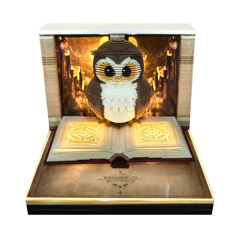 Calendar Interactiv 3D 2026, Klevo, Calendar de Sculptura cu Luminite LED, Bufnita Magic World, pentru Copii, Calendar de Birou Ornamentat, 9 x 9 x 6.8 cm, Maro