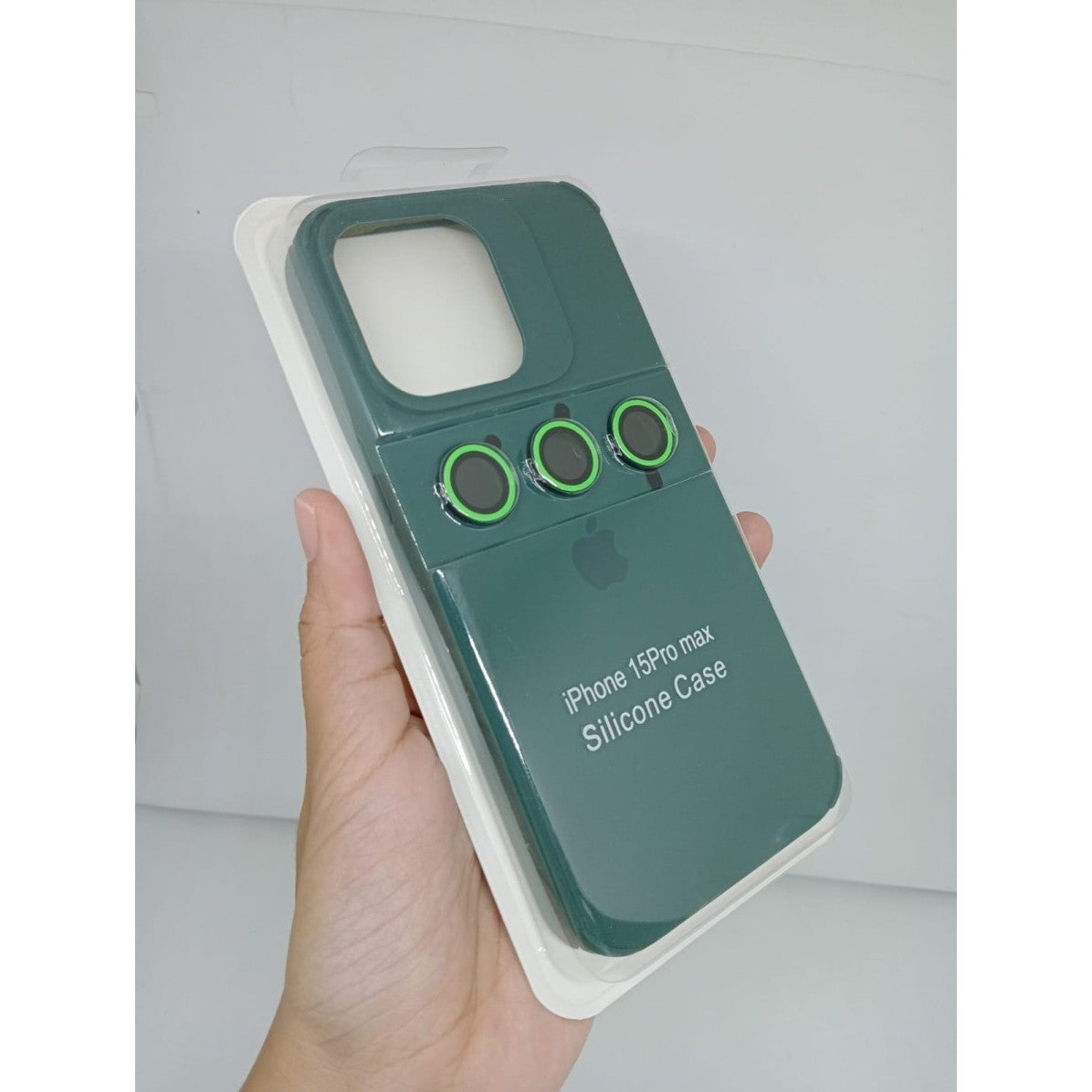 Husa Apple iPhone 13, Klevo, din Silicon Lichid, Interior din Microfibra, Lentile Fosforescente de Protectie Camera, Anti Amprenta, Rezistenta la Socuri, Verde