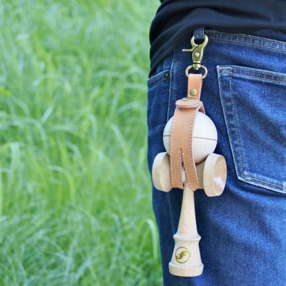 Husa pentru Kendama, Klevo, Husa de Depozitare pentru Kendama, din Piele Ecologica, Catarama cu Agatare pentru Transportare, Model Breloc Simplu, 19.5 x 2.5 cm, Apricot