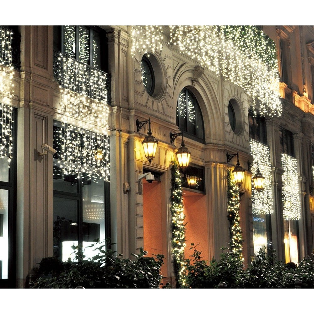 Instalatie Craciun Profesionala de Exterior IP65, Tip Perdea, 1m x 2m, 200 Led-uri Mari, Alb rece, cu flash, Alimentator si prelungitor 6,5 m, Interconectabila, Fir negru, Klevo