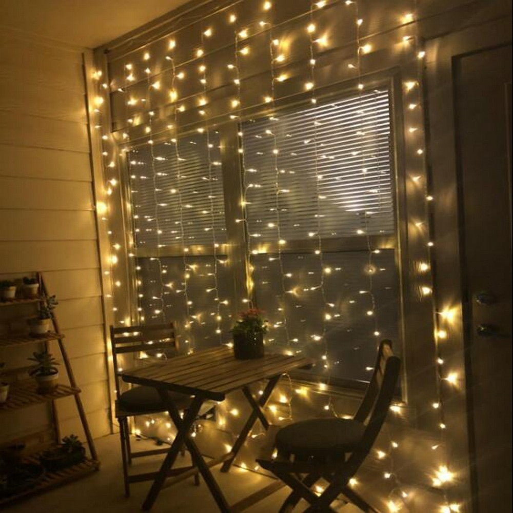 Instalatie Craciun, Tip Perdea, 2 m x 1 m, 120 LED-uri, Alb cald, IP44, 31V, telecomanda, 8 jocuri de lumini, Interconectabila, Prelungitor 5 m inclus, Fir transparent, Interior/ Exterior, Klevo