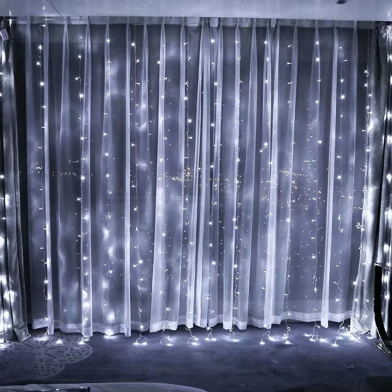 Instalatie Craciun, Tip Perdea, IP44, 3 m x 3 m, 240 LED-uri, Alb rece, cu 8 jocuri de lumini, 31 V, 9W, Interconectabila, Prelungitor 3 m inclus, Fir transparent, Interior/ Exterior, Klevo