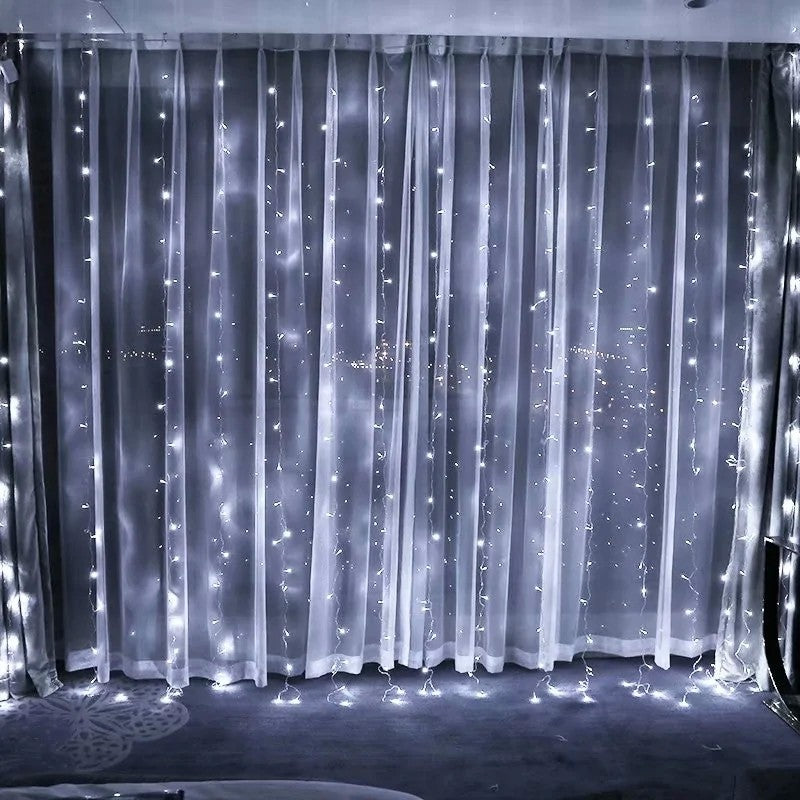 Instalatie Craciun, Tip Perdea, IP44, 4 m x 2 m, 480 LED-uri, Alb rece, cu flash, Transformator, Interconectabila, Prelungitor 3 m inclus, Fir transparent, Interior/ Exterior, Klevo