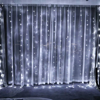 Instalatie Craciun, Tip Perdea, IP44, 9 m x 3 m, 720 LED-uri, Alb rece, cu 8 jocuri de lumini, 31 V, 9W, Interconectabila, Prelungitor 3 m inclus, Fir transparent, Interior/ Exterior, Klevo