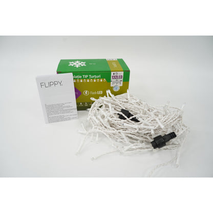Instalatie de Craciun Klevo® Tip Turturi, Franjuri cu Flash, Sectiune 4 m, 132 LED-uri, Interconectabila, Fir Alb, Alb Rece