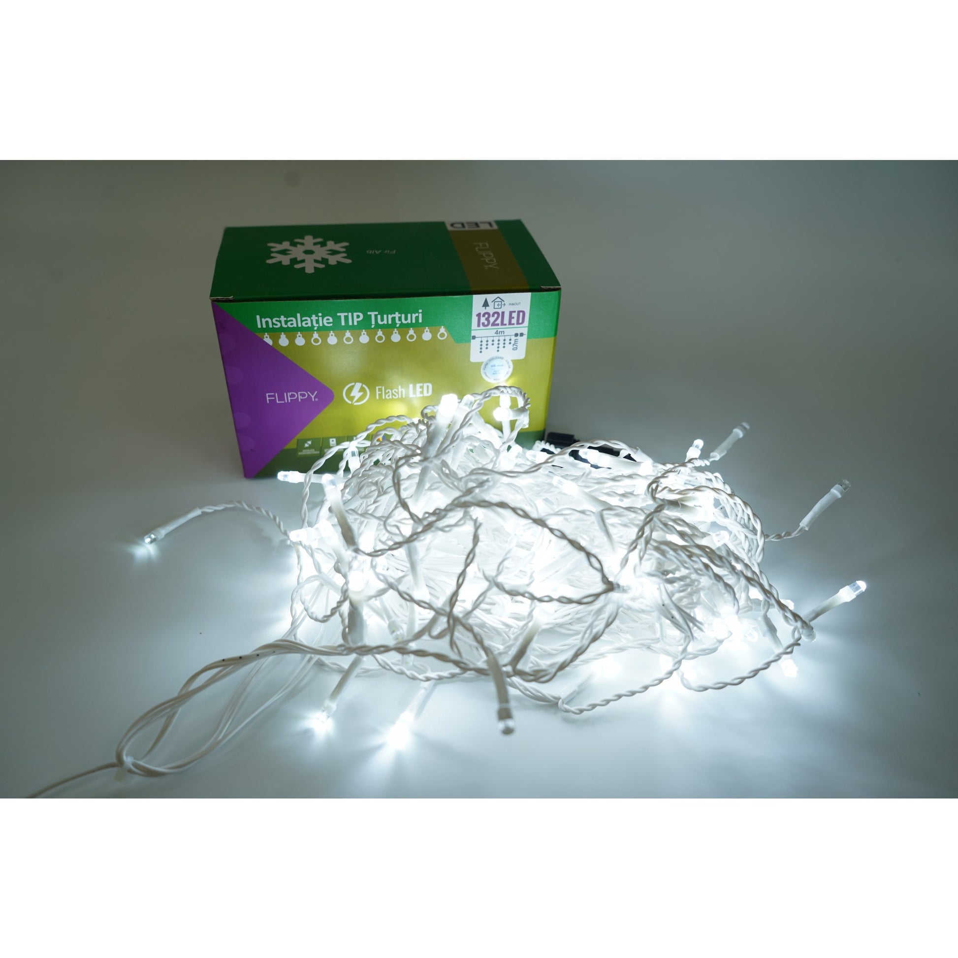 Instalatie de Craciun Klevo® Tip Turturi, Franjuri cu Flash, Sectiune 4 m, 132 LED-uri, Interconectabila, Fir Alb, Alb Rece