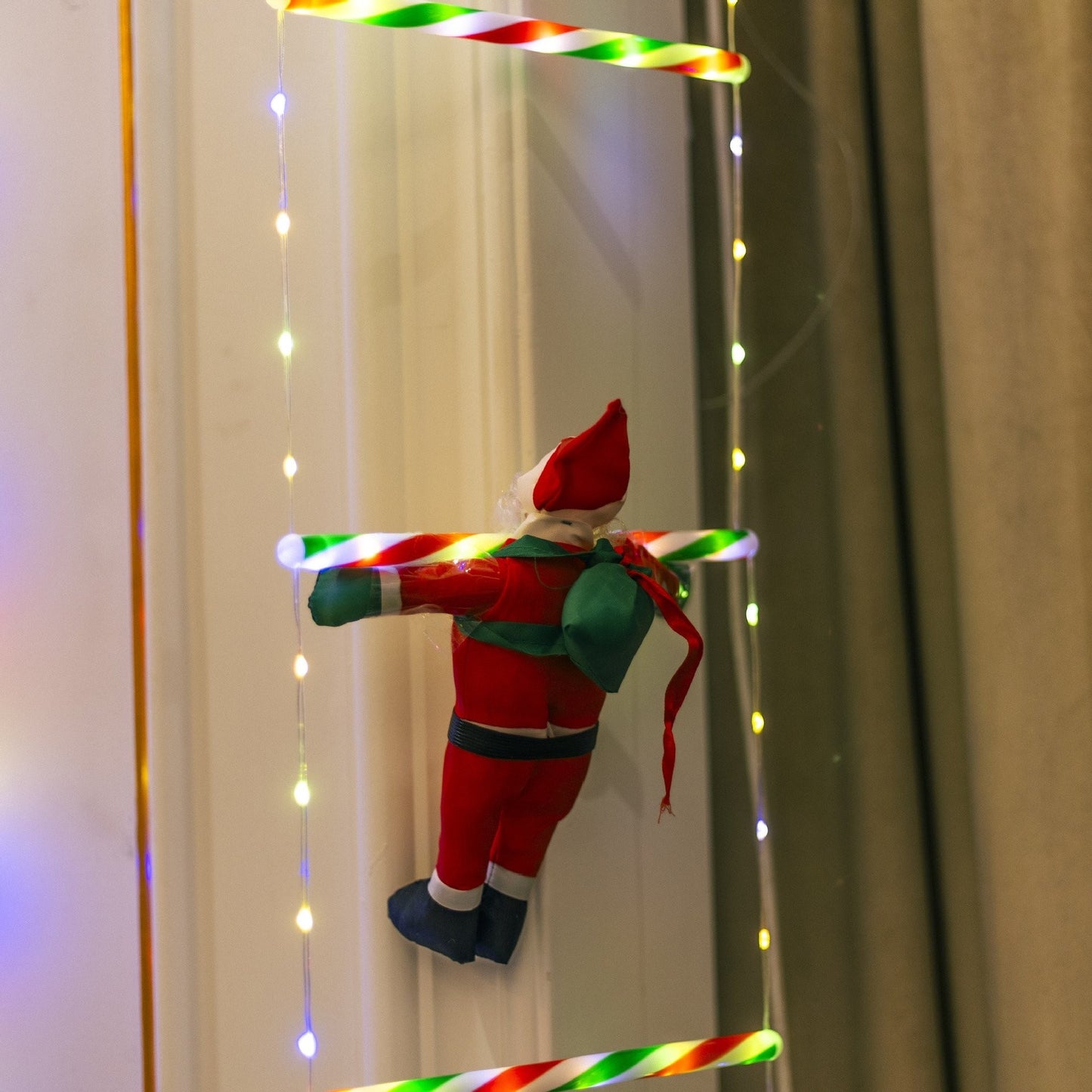 Instalatie LED de Craciun, Klevo, cu Accesorii, Lumina Calda, Lungime 1.7m, 8 Trepte, 144 de Luminite, 8 Moduri, Model Mos Craciun pe Scara, Multicolor