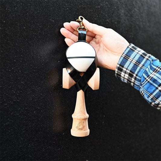 Husa pentru Kendama, Klevo, Husa de Depozitare pentru Kendama, din PVC rezistent, Catarama cu Agatare pentru Transportare, Forma Breloc 8, 12 x 6 cm, Negru