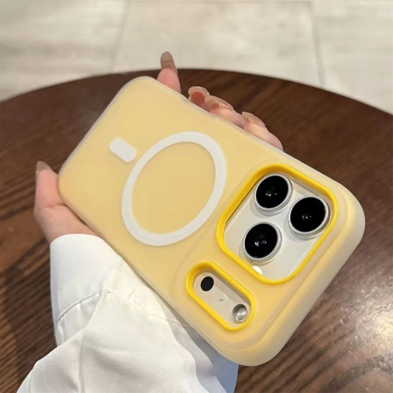 Husa Telefon Jelly Magnetic 2in1, Klevo, Compatibila cu Apple iPhone 17 Pro, din PC+TPU, Magsafe, Finisaj Mat, Portocaliu