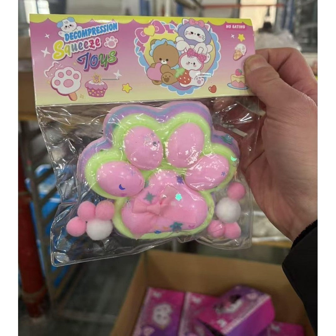 Jucarie Antistres Squishy, Klevo, cu Revenire Lenta, Model Labuta de Pisica Pufoasa, 12.5x10.5 cm, 200g, Squeeze Pinch Family, Ambalaj Transparent, Roz Curcubeu