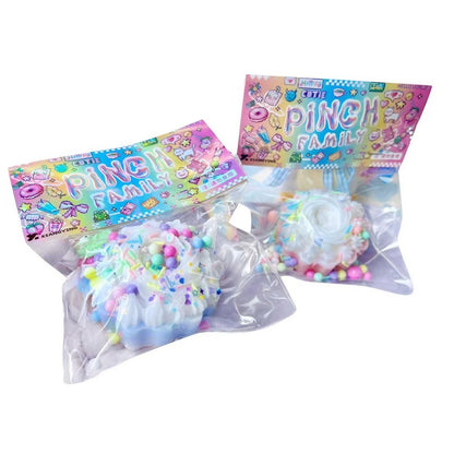 Jucarie Antistres Squishy, Klevo, cu Revenire Lenta, Squeeze Pinch Family, Model Prajitura, 8x8 cm, 90g, Ambalaj Transparent, Multicolor