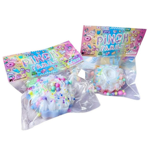 Jucarie Antistres Squishy, Klevo, cu Revenire Lenta, Squeeze Pinch Family, Model Prajitura, 8x8 cm, 90g, Ambalaj Transparent, Multicolor