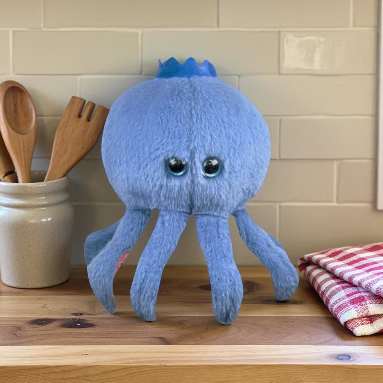 Jucarie Moale de Plus Italian Brainrot, Klevo, cu Agatatoare, Model Blueberrini Octopussini, Jucarie Moale pentru Copii, 13 x 22 cm, Albastru/Roz