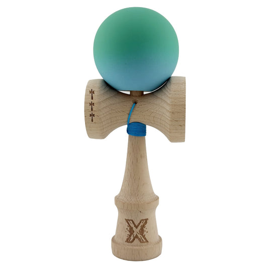 Kendama X Originala, Profesionala, Klevo, Big Cups V2, Rubber Grip cu Cupe Mari, Rulment Metalic cu Ata 55 cm, Verde/Albastru