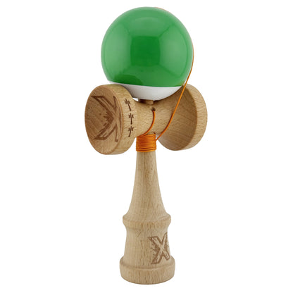 Kendama X Originala, Profesionala, Klevo, Big Cups V2, Super Sticky cu Cupe Mari, din lemn 18 cm, Rulment Metalic cu Ata 55 cm, Verde/Alb
