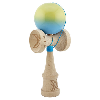 Kendama X Originala, Profesionala, Klevo, Big Cups V2, Super Sticky cu Cupe Mari, din lemn 18 cm, Rulment Metalic cu Ata 55 cm, Galben/Albastru